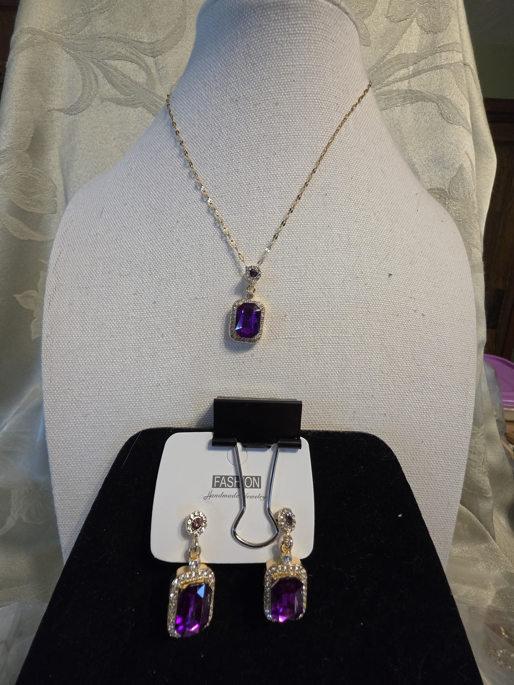 #1408. Gold-Tone Purple Crystal Pendant Necklace & Drop Earrings -